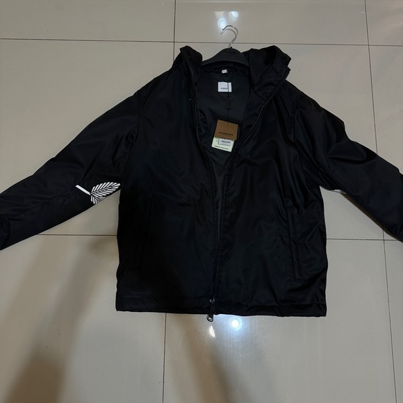 Brand new Burberry jacket with tags - Picture 2 of 3